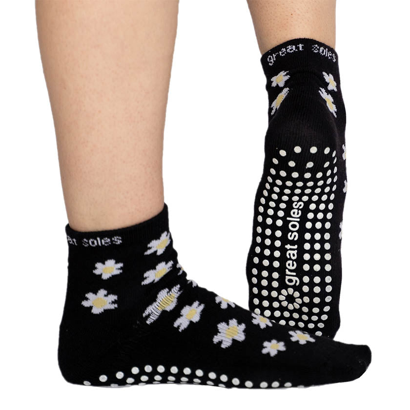 Daisy black white short crew grip sock for barre or at home