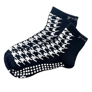 great soles eeryn herringbone short non slip crew grip sock barre pilates and running